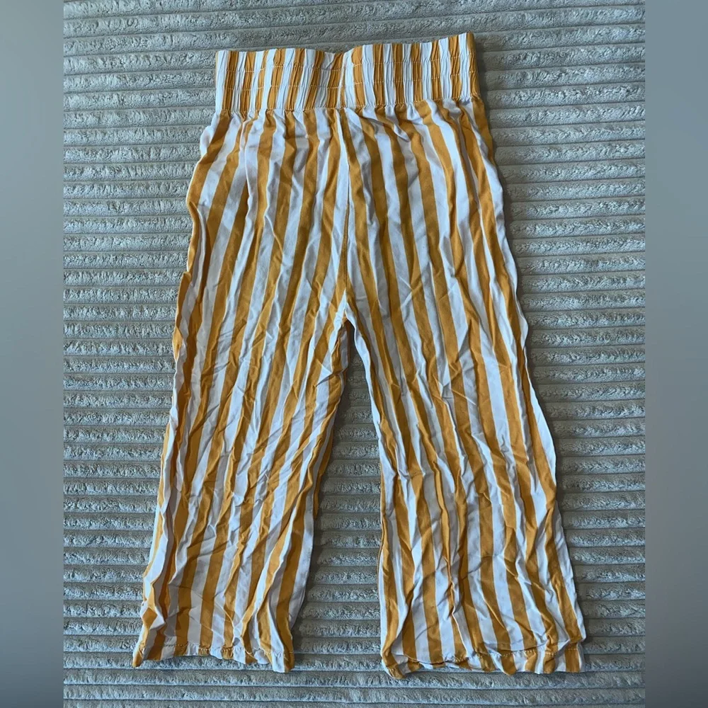 🌞 Bold & Breezy Carter’s Striped Pants - Size 6/6X 🌈